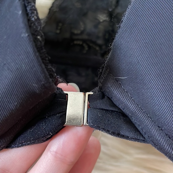 Adore me black criss cross back lacy detailed bra sz 34B front clasp padded - Picture 4 of 17